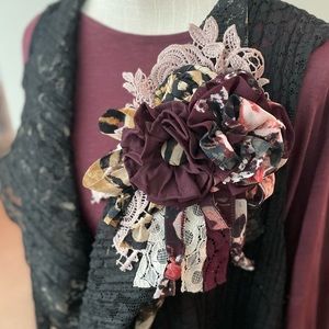 New Adorning by D *New Scrappy Flower Pin Boutique brooch ladies OOAK leopard